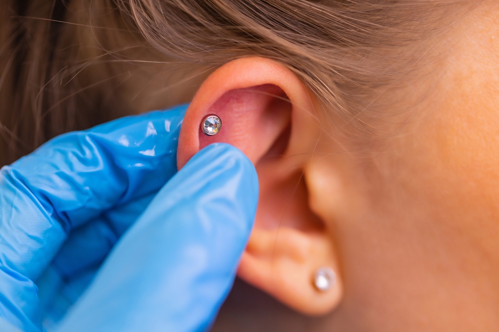 piercing-femme-oreille